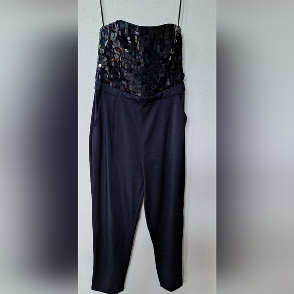 Alice + Olivia Black Strapless Jeri Sequin Crop Jumpsuit. Womens size M 8/10 - Picture 1 of 11